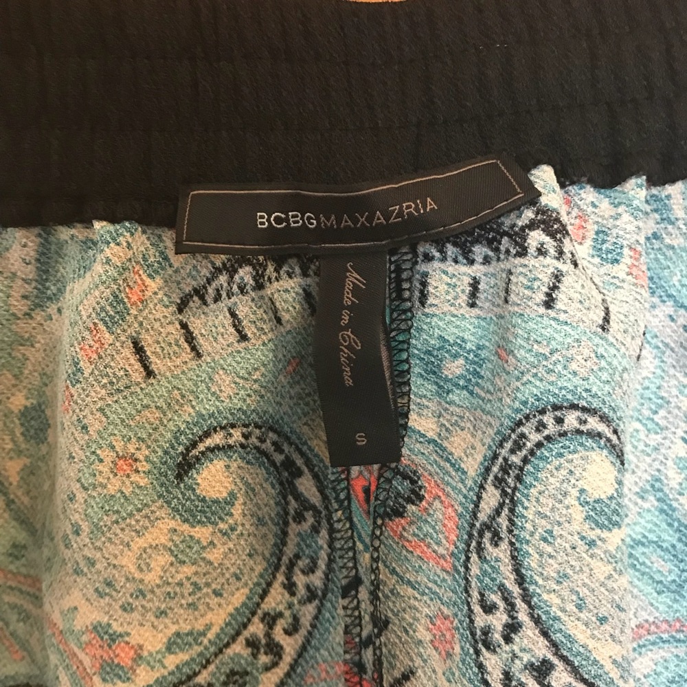 BCBG Patterned Shorts - Picture 7 of 8